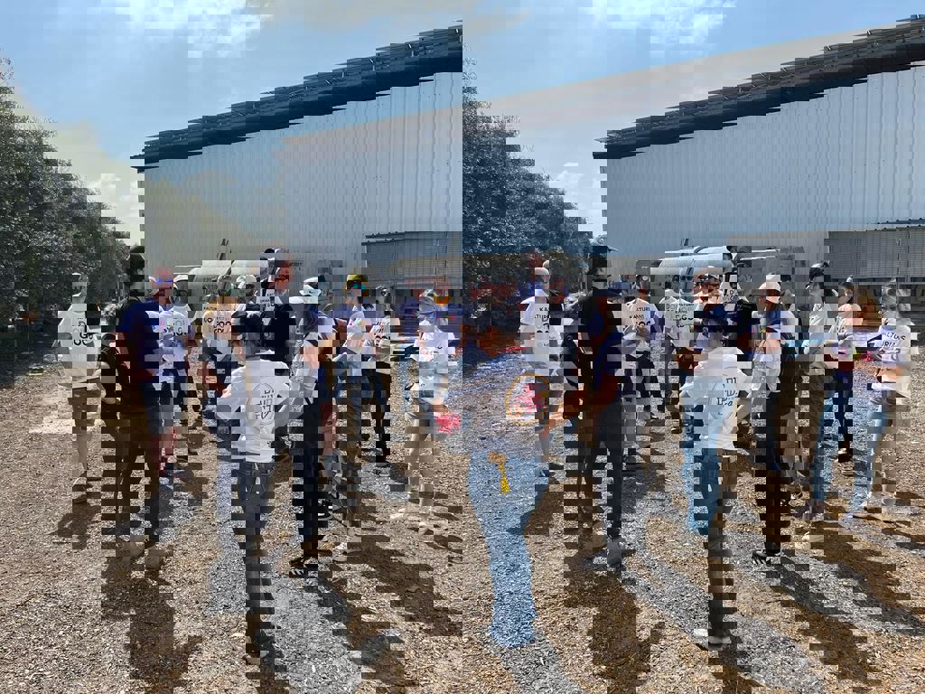 יום המעשים הטובים חזית הבית 1