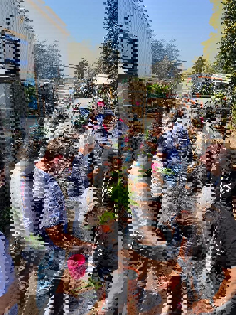 יום המעשים הטובים חזית הבית 20