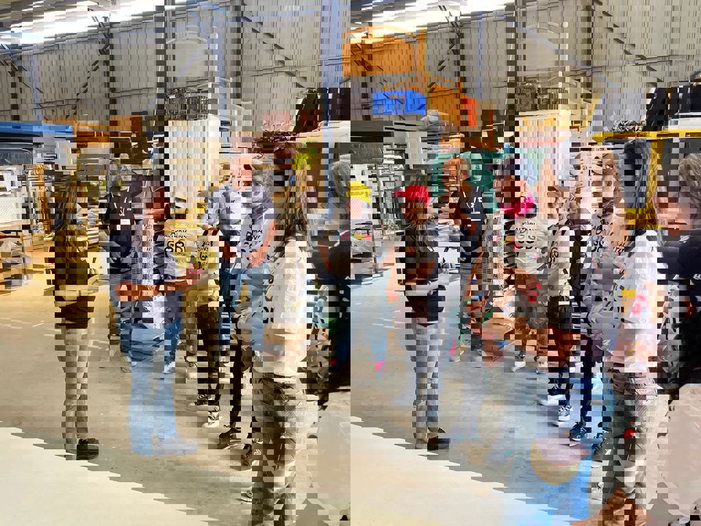 יום המעשים הטובים חזית הבית 7