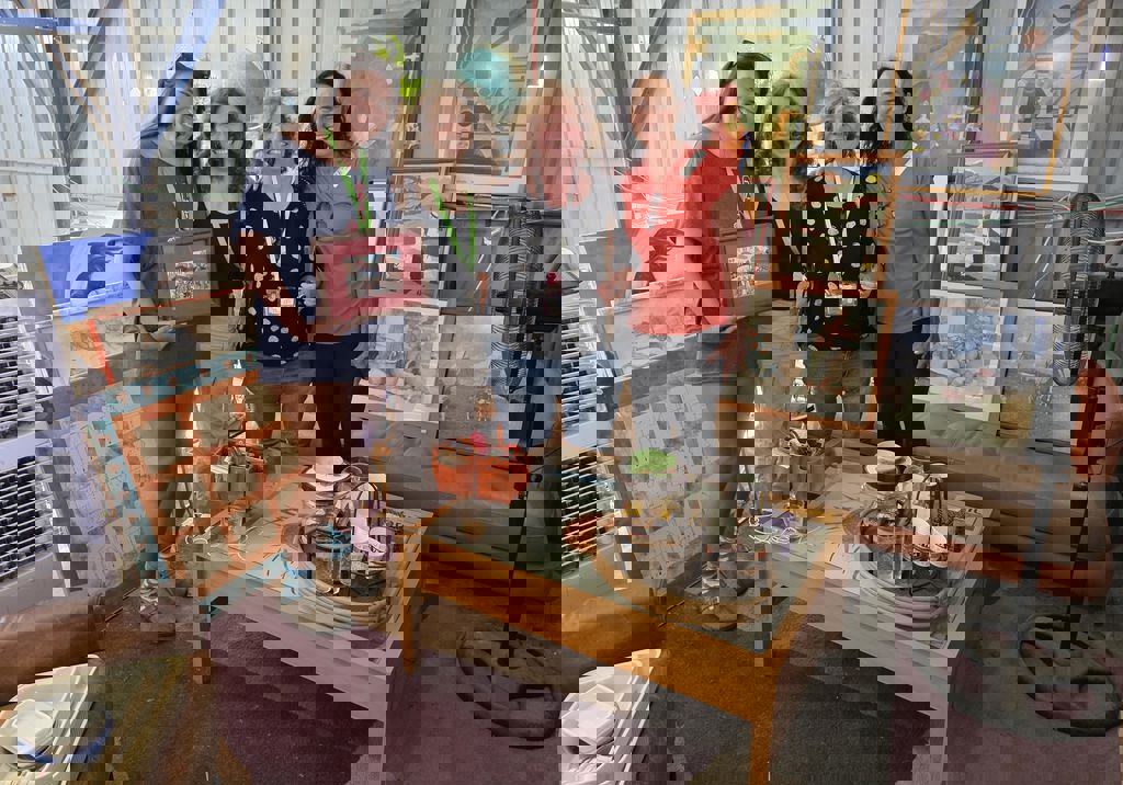 מחלקת האומנות 17