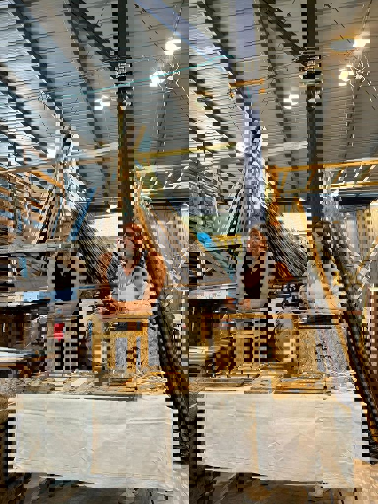 האנגריה של חזית הבית 12