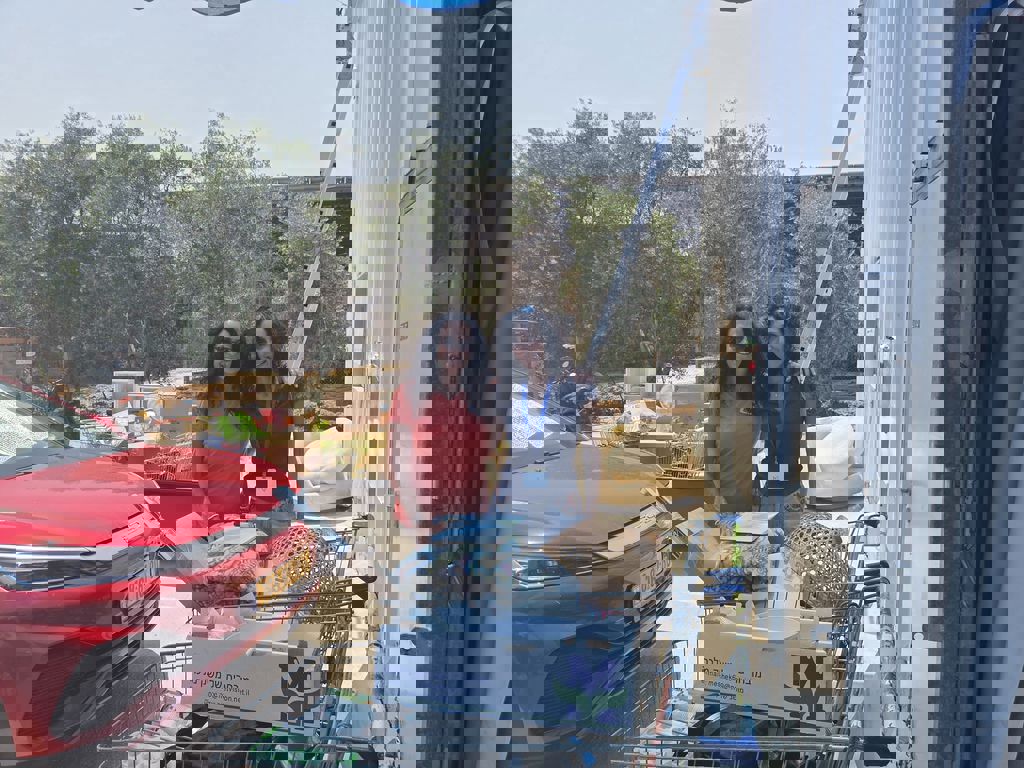 המשפחות של חזית הבית 120