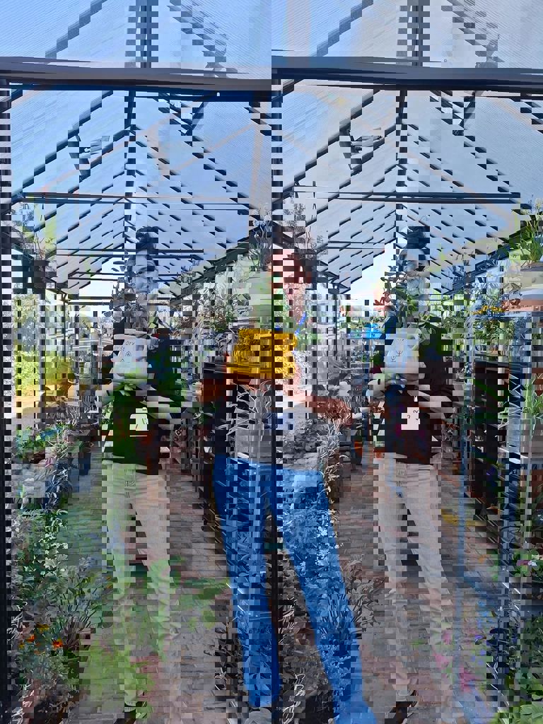 המשפחות של חזית הבית 60