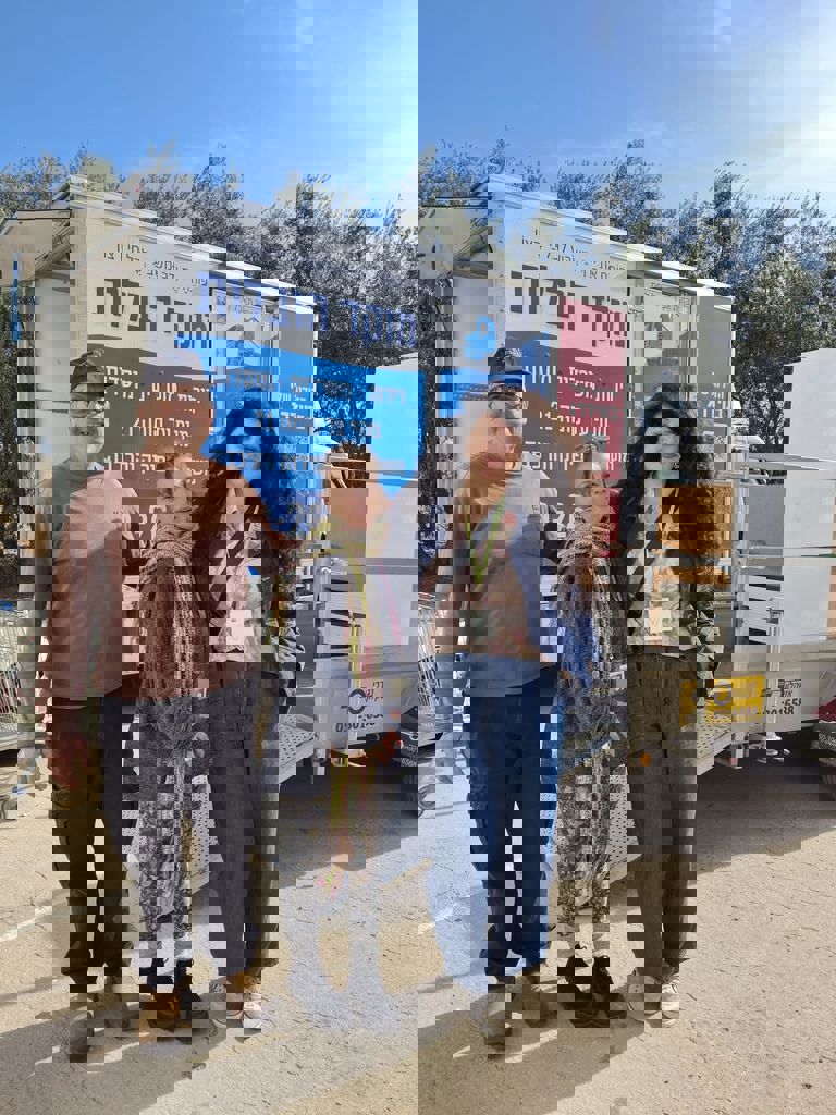 המשפחות של חזית הבית 69