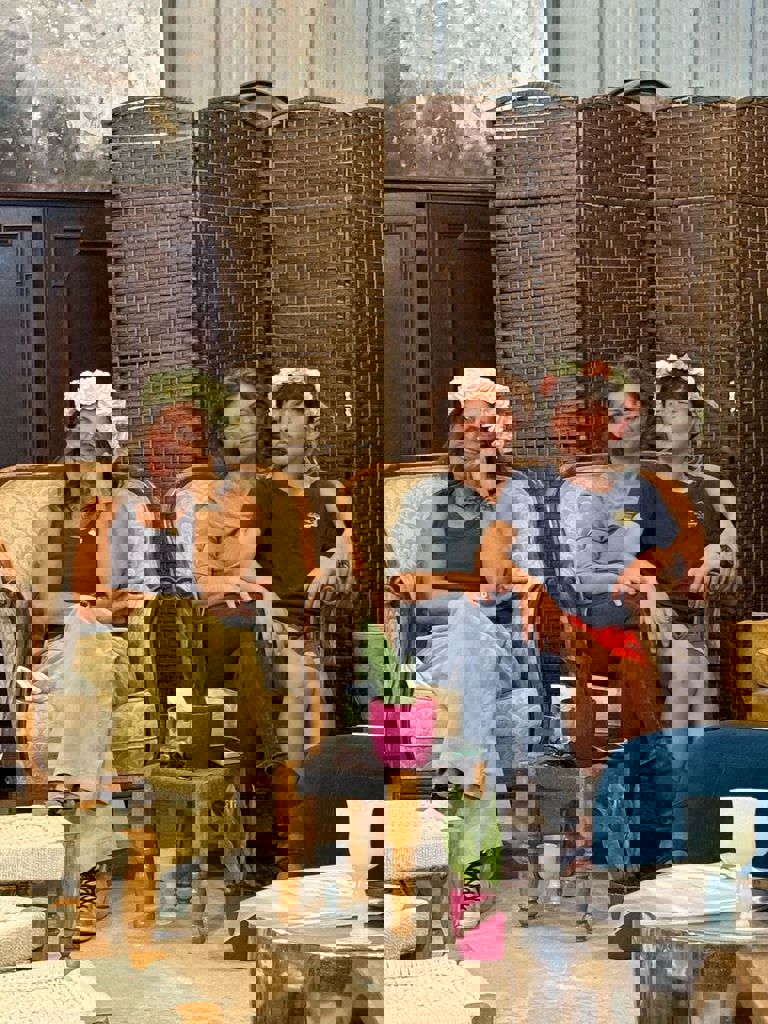 הסלון של חזית הבית 11