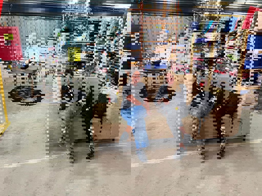 הסלון של חזית הבית 5