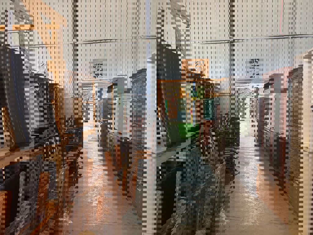 מחלקת ריהוט 12